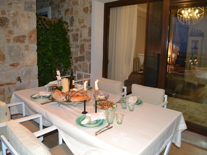 2 Bedroom Villa in Ag 265225