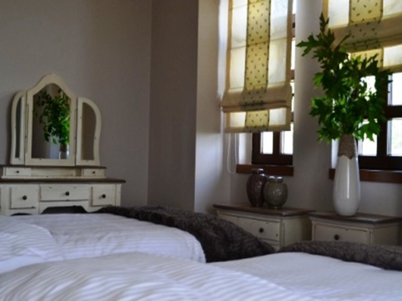 2 Bedroom Villa in Ag 265227