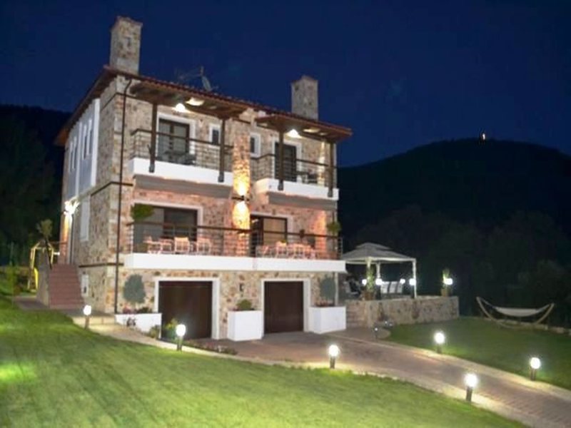 2 Bedroom Villa in Ag 265233