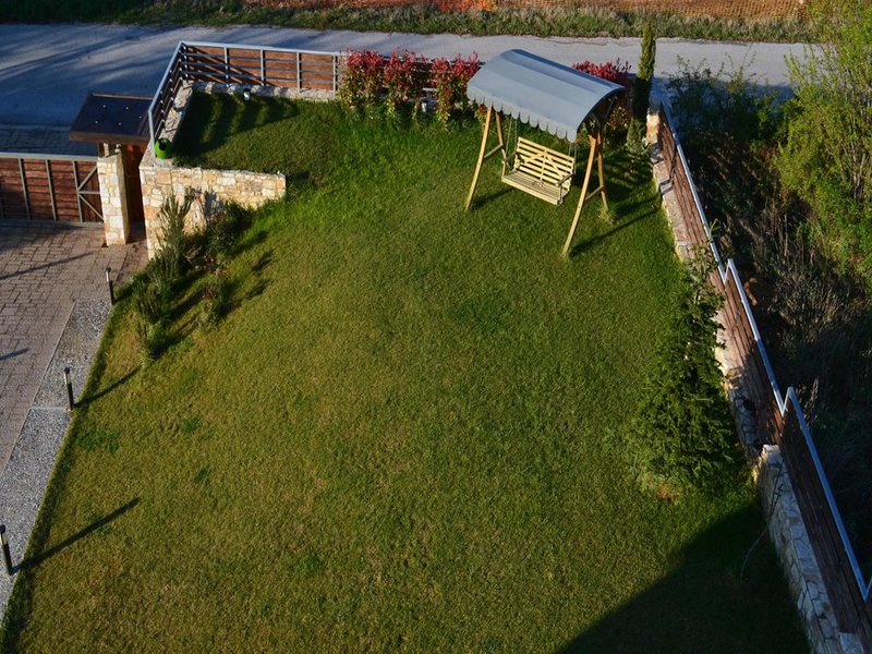 2 Bedroom Villa in Ag 265237