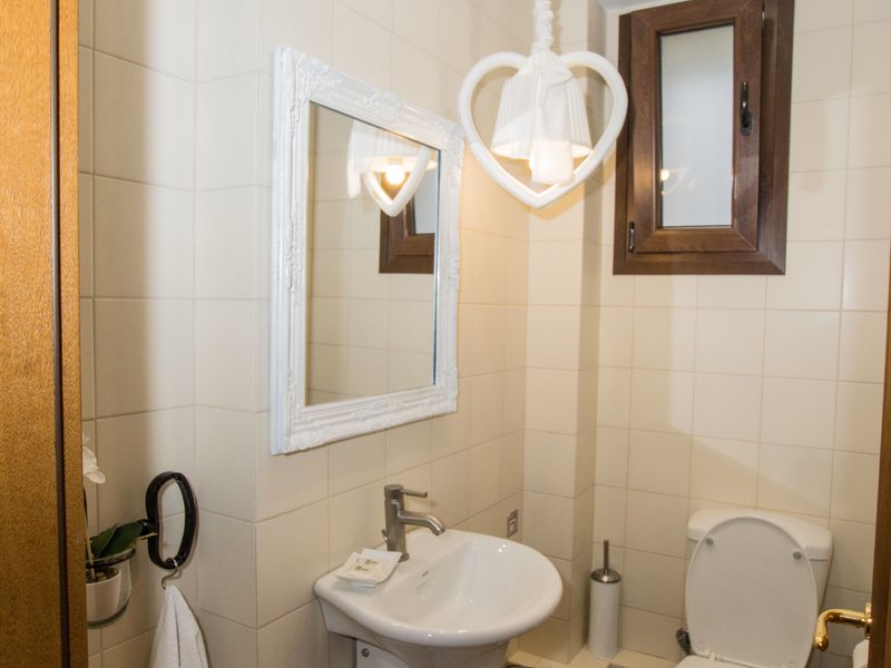 2 Bedroom Villa in Ag 265238