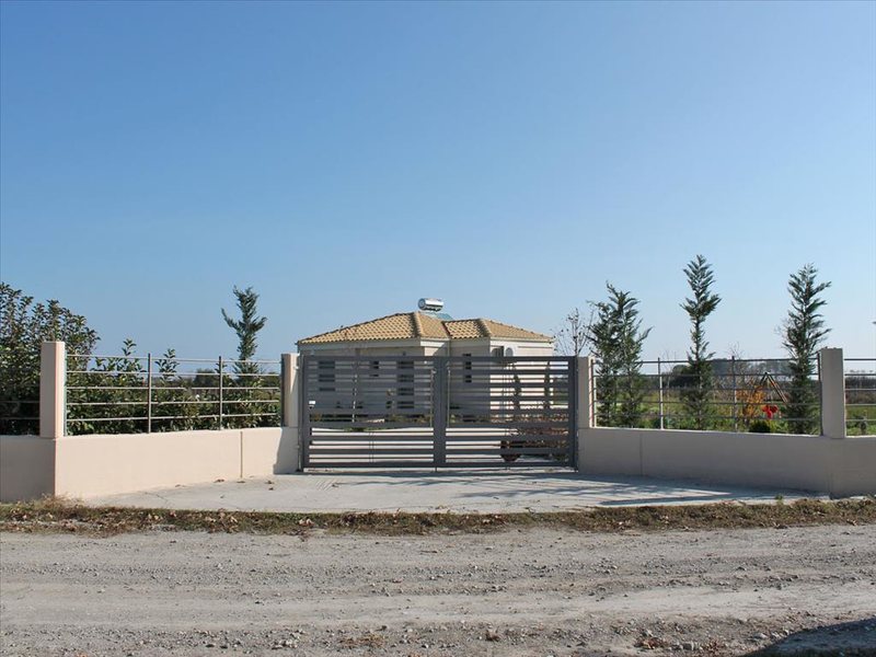 2 Bedroom Villa in Paralia Katerinis RE0570 265278