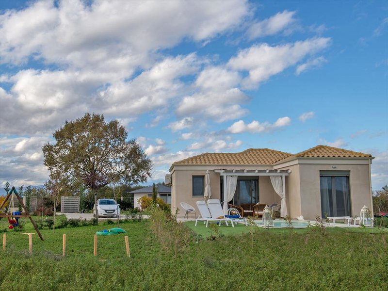 2 Bedroom Villa in Paralia Katerinis RE0570 265280