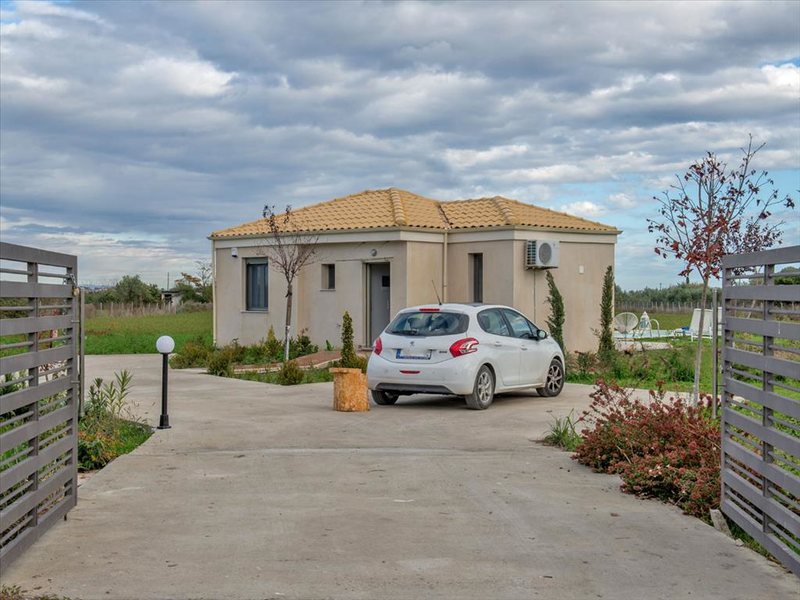 2 Bedroom Villa in Paralia Katerinis RE0570 265282