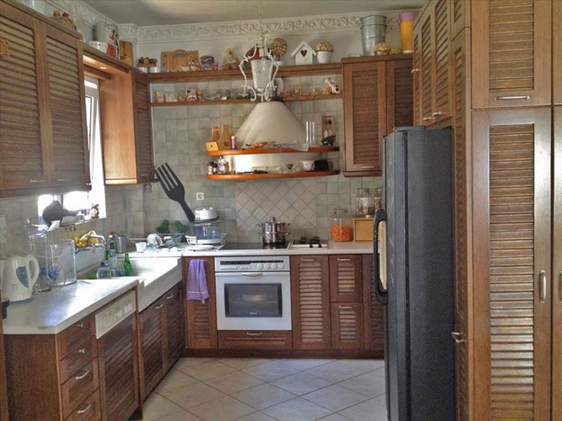 3 Bedroom Detached House in Ag 265698