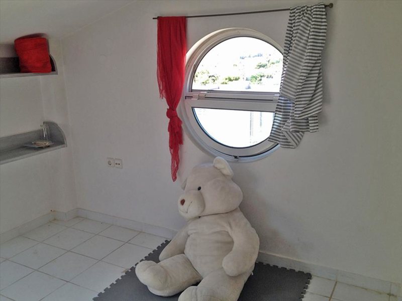 3 Bedroom Detached House in Ag 265703