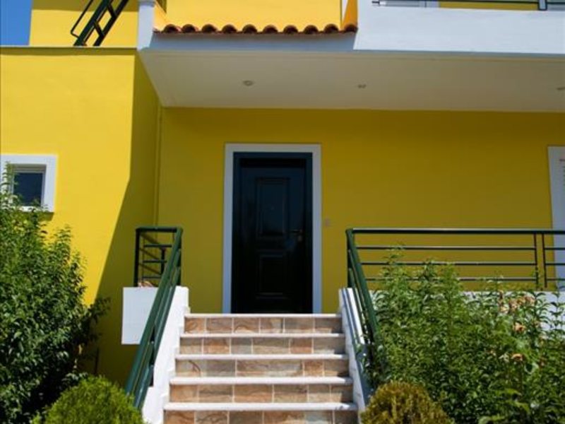 3 Bedroom Detached House in Ag 265716