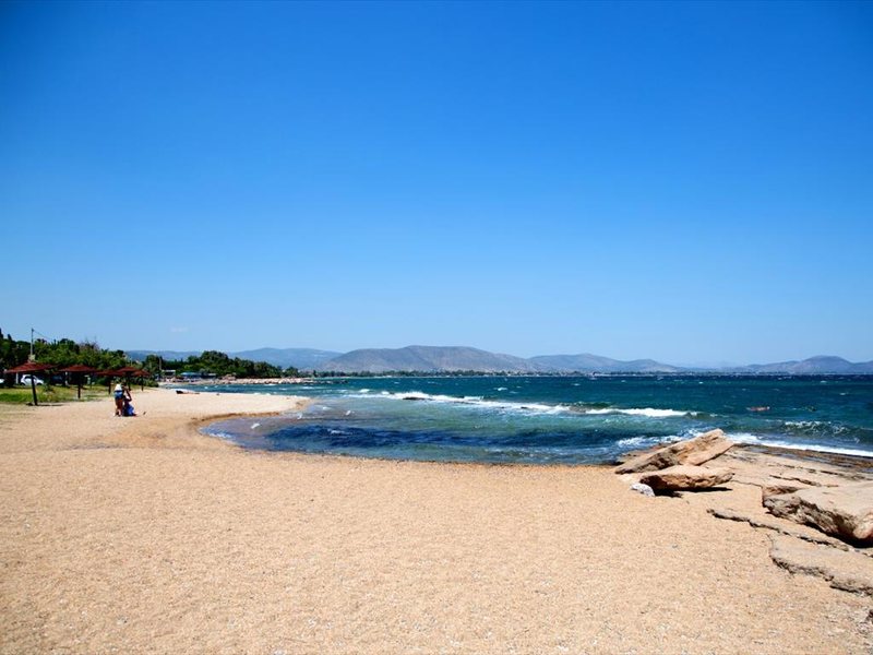 3 Bedroom Detached House in Ag 265729