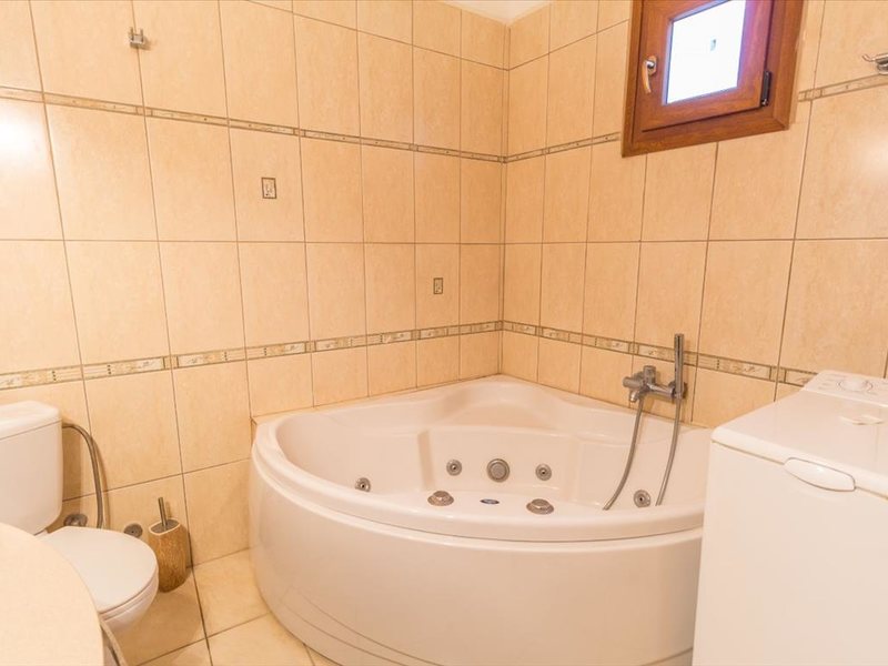 3 Bedroom Detached House in Nea Fokea RE0335 265824