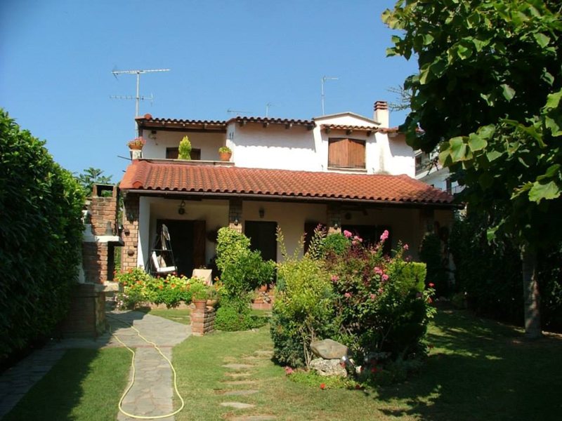 3 Bedroom Detached House in Nea Kallikratia RE0007 265913