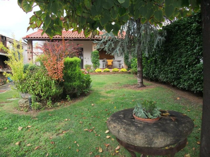 3 Bedroom Detached House in Nea Kallikratia RE0007 265915