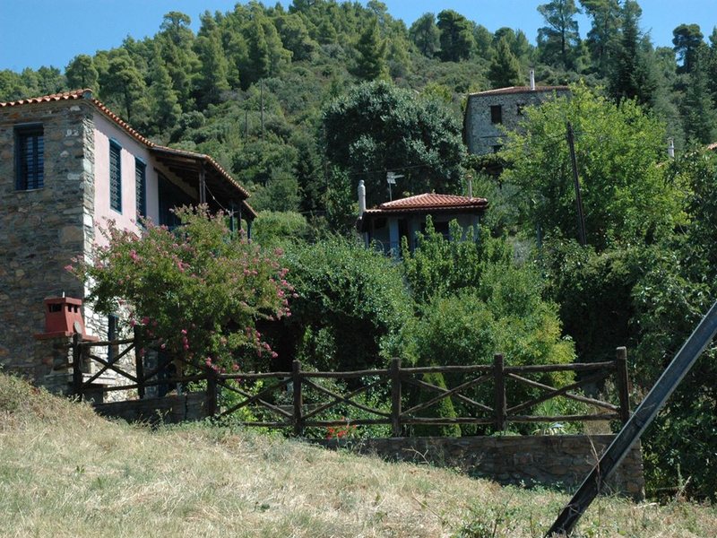 3 Bedroom Detached house in Ag 265303