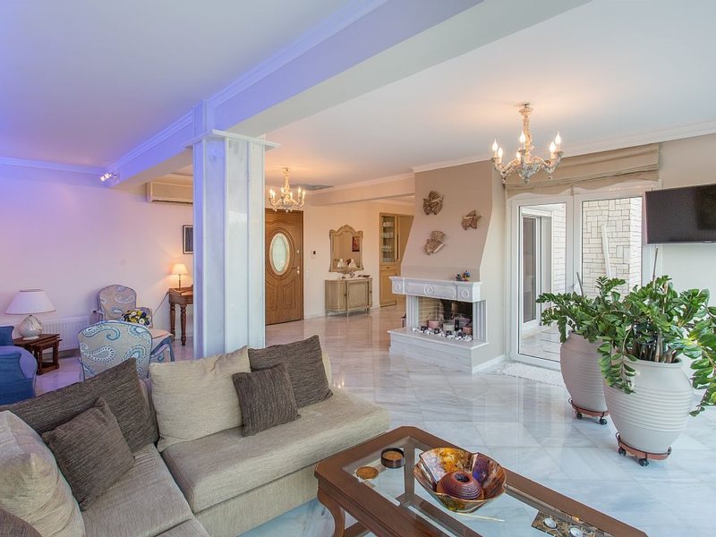 3 Bedroom Flat in Anavyssos RE0245 265977