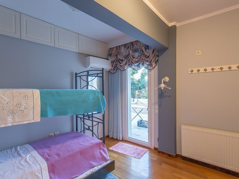 3 Bedroom Flat in Anavyssos RE0245 265978