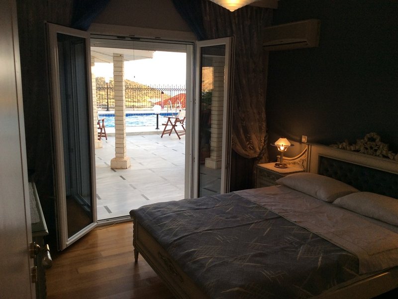 3 Bedroom Flat in Anavyssos RE0245 265985