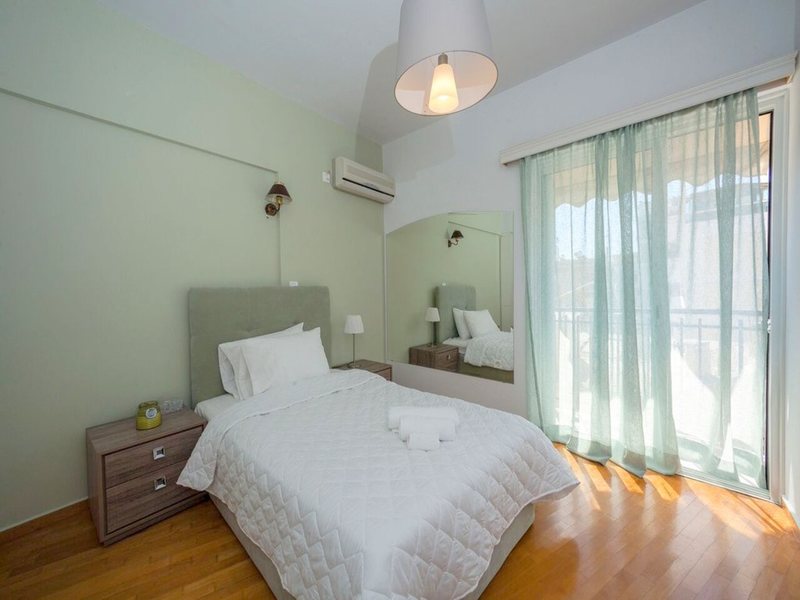 3 Bedroom Flat in Paleo Faliro RE0446 266009
