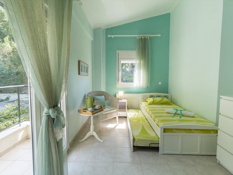 3 Bedroom Maisonette in Fourka RE0369 266120