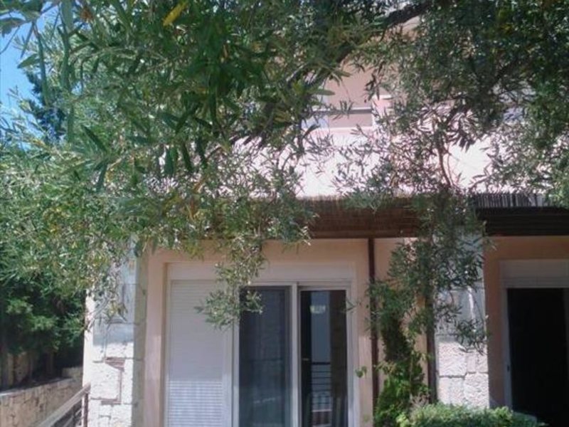 3 Bedroom Maisonette in Mola Kalyva RE0201 266356