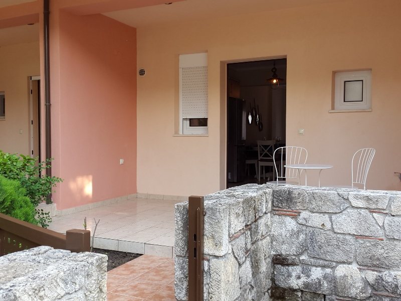 3 Bedroom Maisonette in Mola Kalyva RE0201 266373