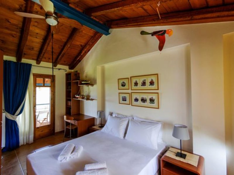 3 Bedroom Maisonette in Vourvourou RE0508  266732