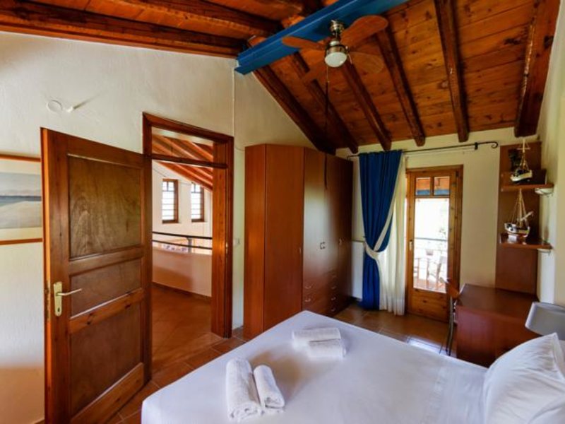 3 Bedroom Maisonette in Vourvourou RE0508  266733