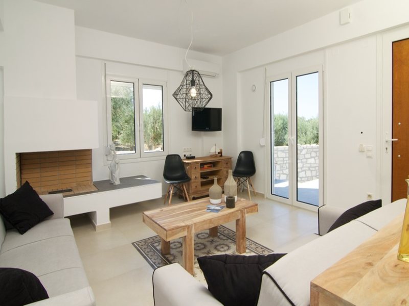 3 Bedroom Villa in Adele RE0464 266805