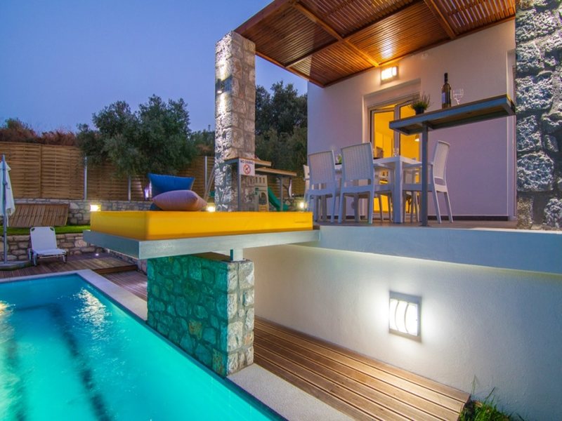 3 Bedroom Villa in Adele RE0465 266818