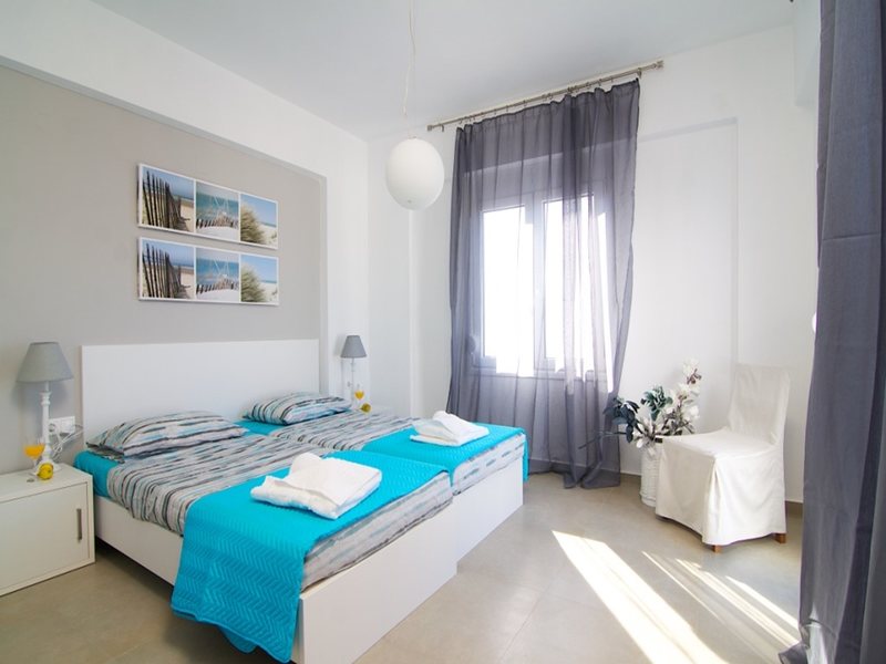 3 Bedroom Villa in Adele RE0465 266820