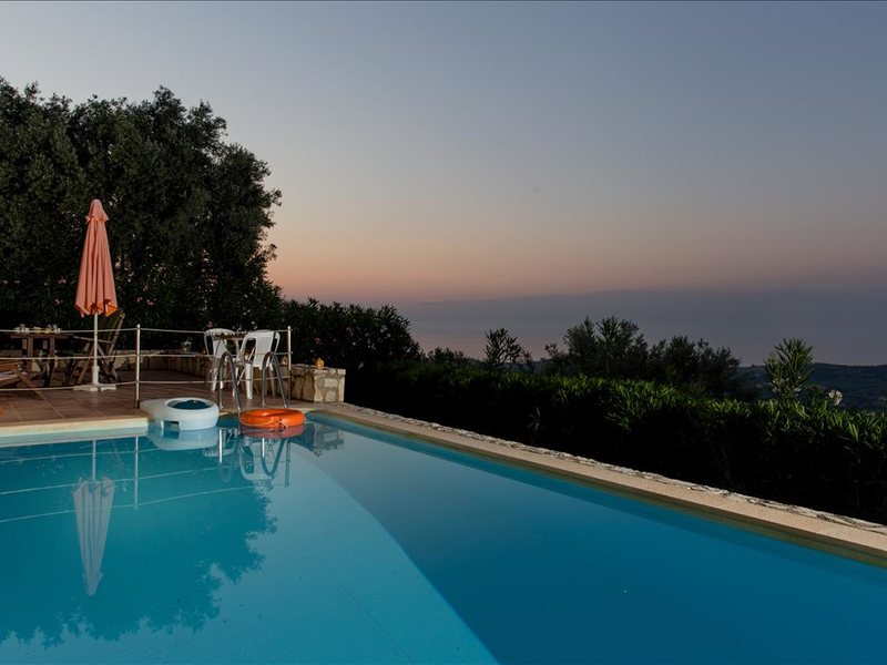 3 Bedroom Villa in Adele RE0770 266856