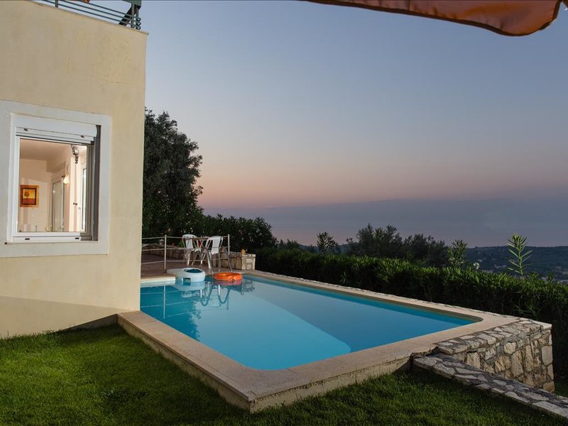 3 Bedroom Villa in Adele RE0770 266864