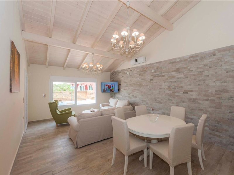 3 Bedroom Villa in Agios Georgios Crf RE0433  266877