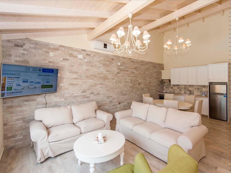 3 Bedroom Villa in Agios Georgios Crf RE0433  266878