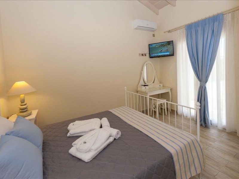 3 Bedroom Villa in Agios Georgios Crf RE0433  266880