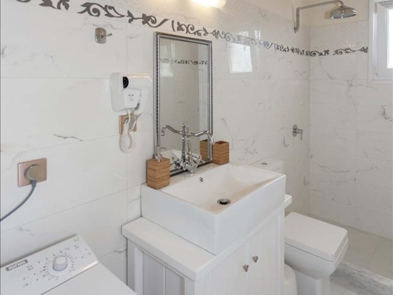 3 Bedroom Villa in Agios Georgios Crf RE0433  266881