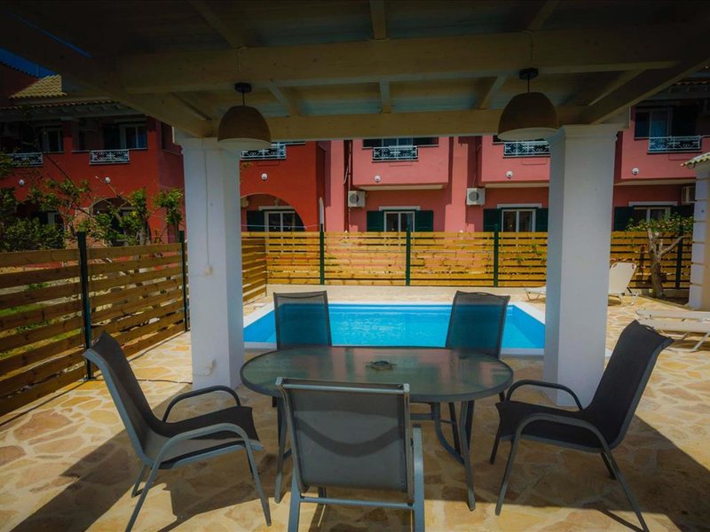 3 Bedroom Villa in Agios Georgios Crf RE0433  266882