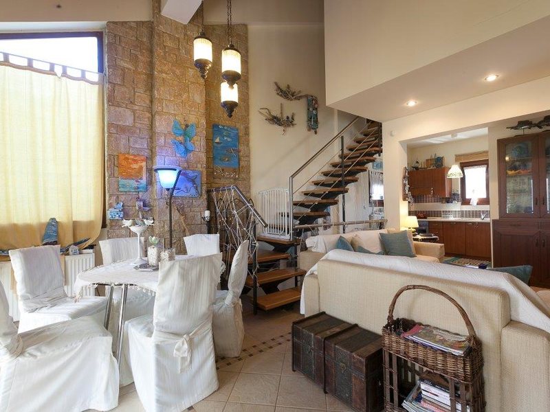 3 Bedroom Villa in Akti Sani RE0542 266954