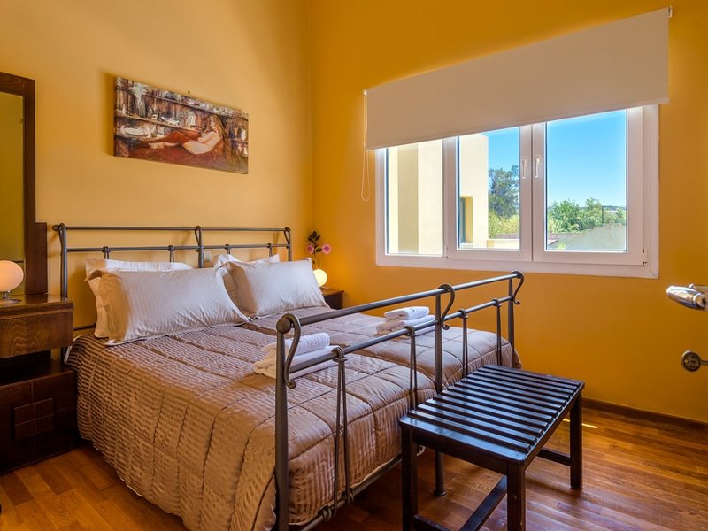 3 Bedroom Villa in Maleme RE0363 267037