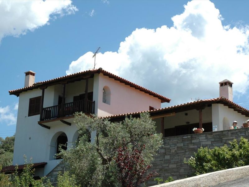 4 Bedroom Detached House in Porto Carras RE0490 267386