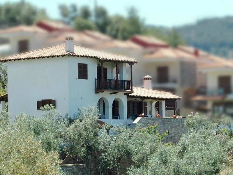 4 Bedroom Detached House in Porto Carras RE0490 267390