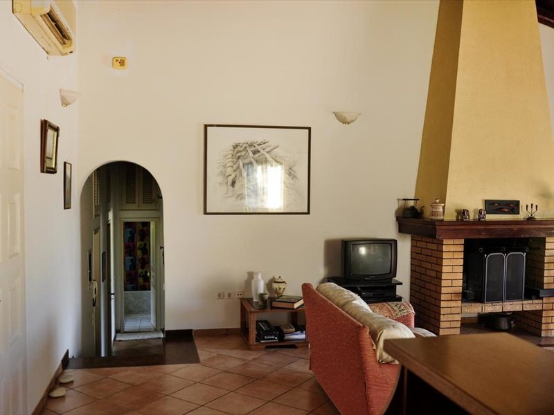 4 Bedroom Villa in Kato Korakiana RE0658 267473