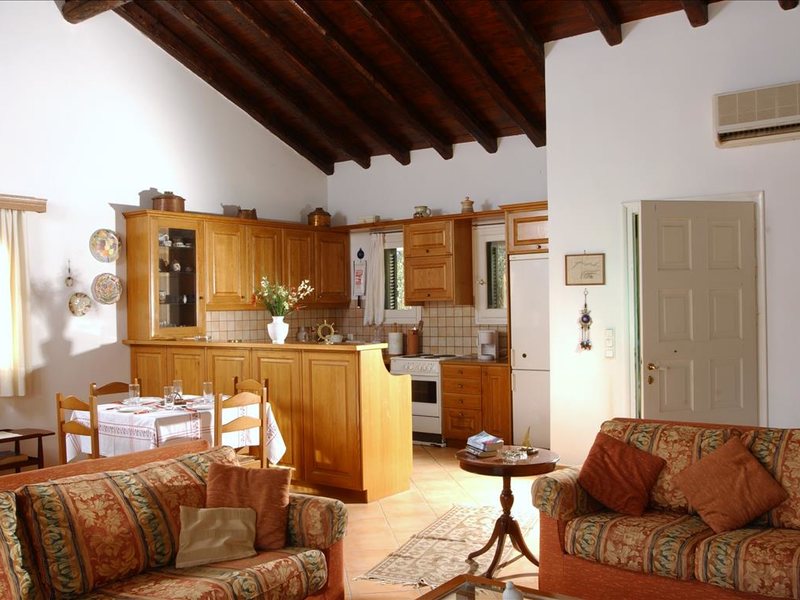 4 Bedroom Villa in Kato Korakiana RE0658 267475