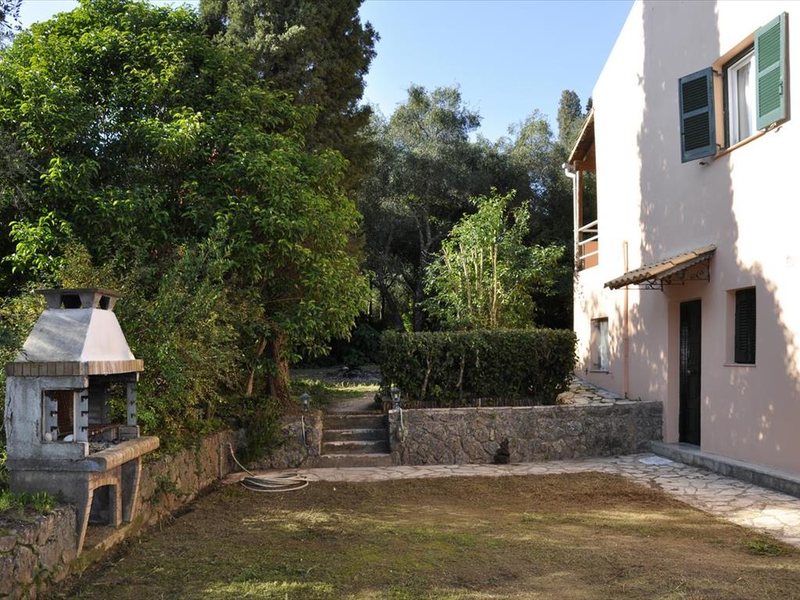 4 Bedroom Villa in Kato Korakiana RE0658 267476