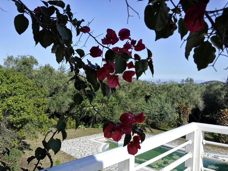 4 Bedroom Villa in Kato Korakiana RE0658 267478