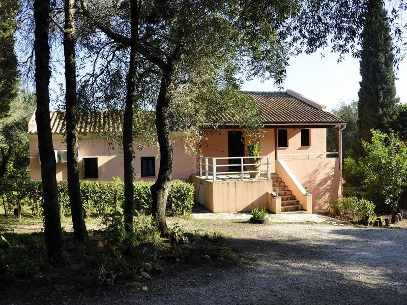 4 Bedroom Villa in Kato Korakiana RE0658 267479