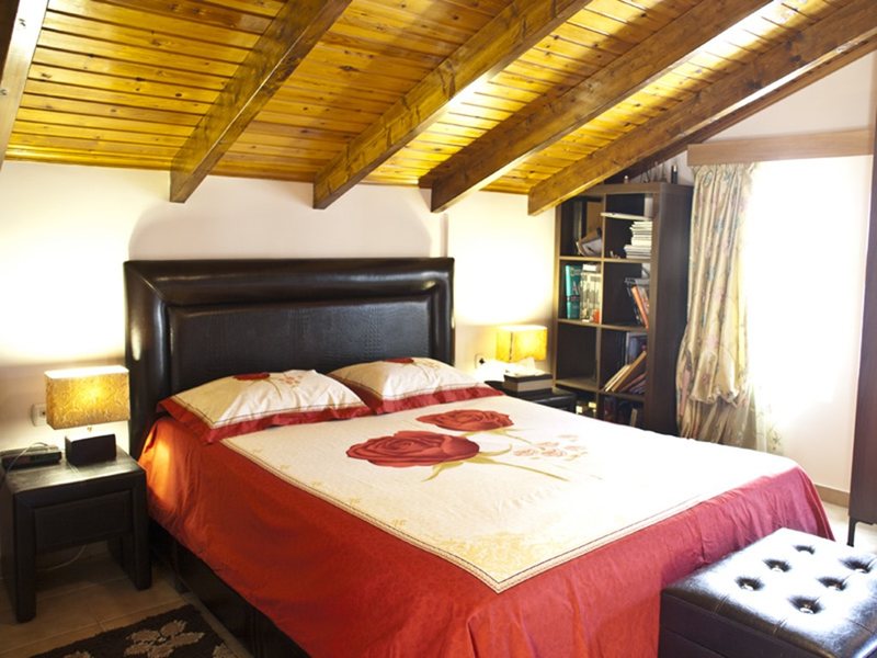 4 Bedroom Villa in Marousi RE0266 267525