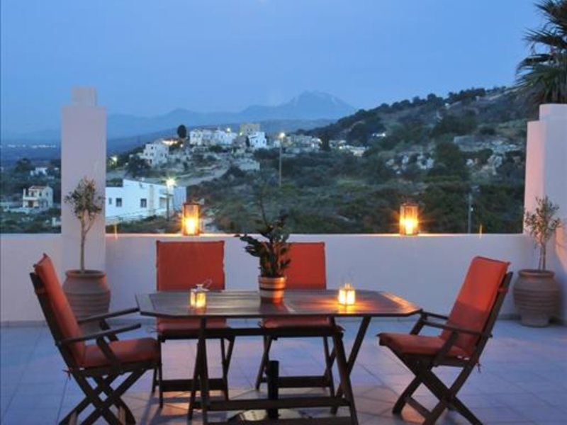 4 Bedroom Villa in Rethimno RE0290 267529