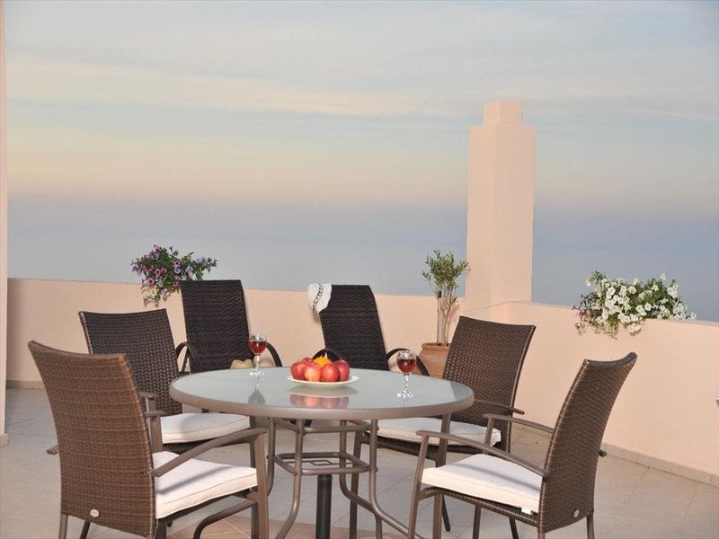 4 Bedroom Villa in Rethimno RE0290 267539