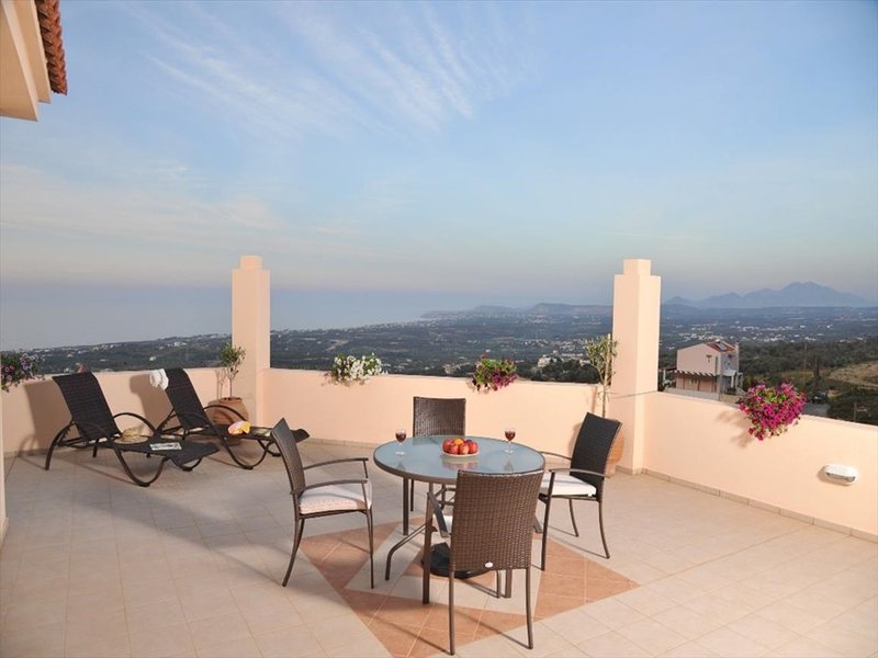 4 Bedroom Villa in Rethimno RE0290 267540