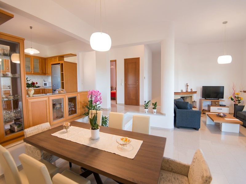 4 Bedroom Villa in Rethimno RE0761 267564