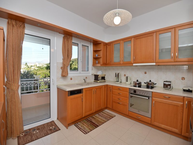 4 Bedroom Villa in Rethimno RE0761 267574